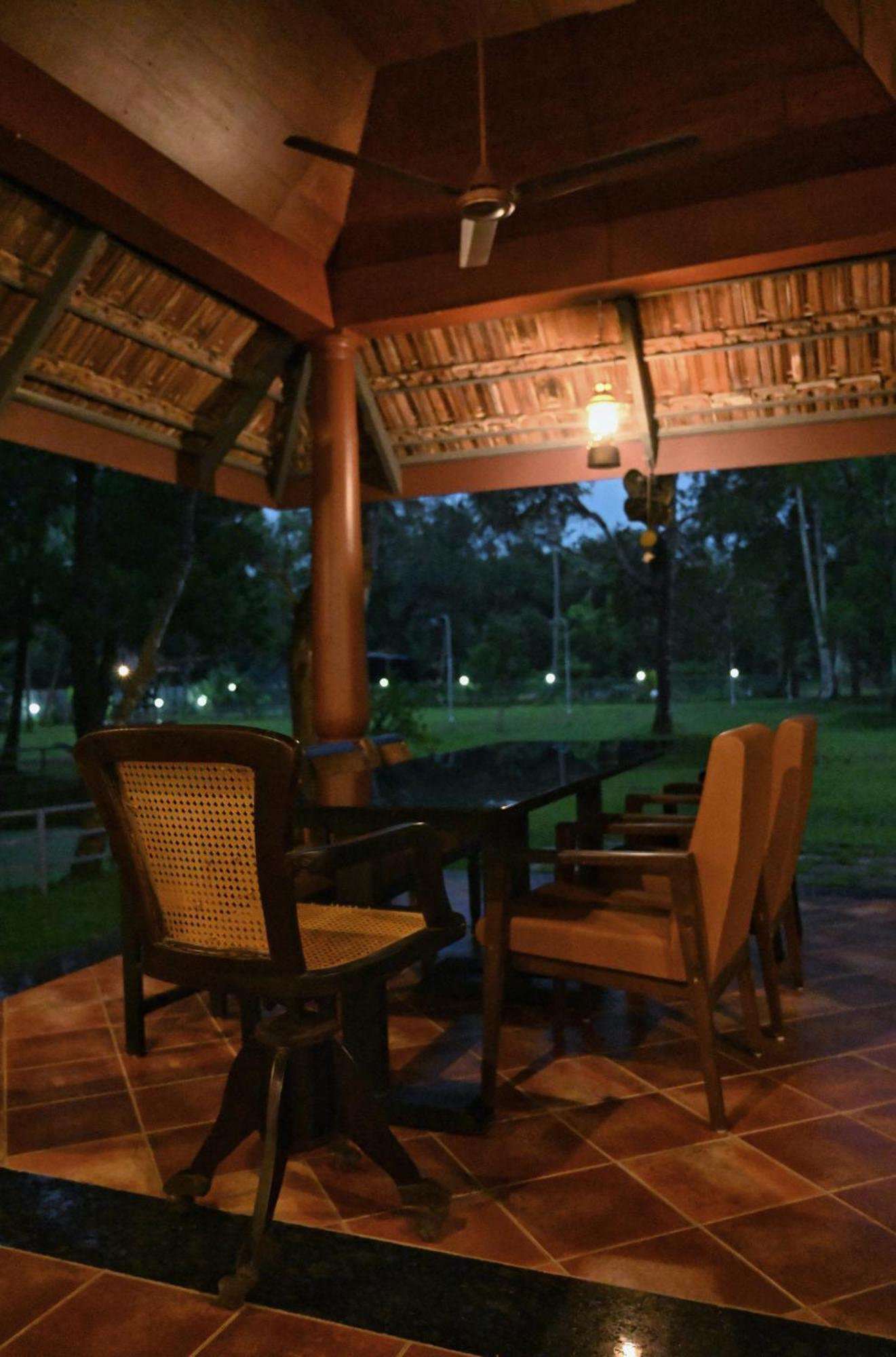 Marari Beach Palace Mararikulam Exterior photo