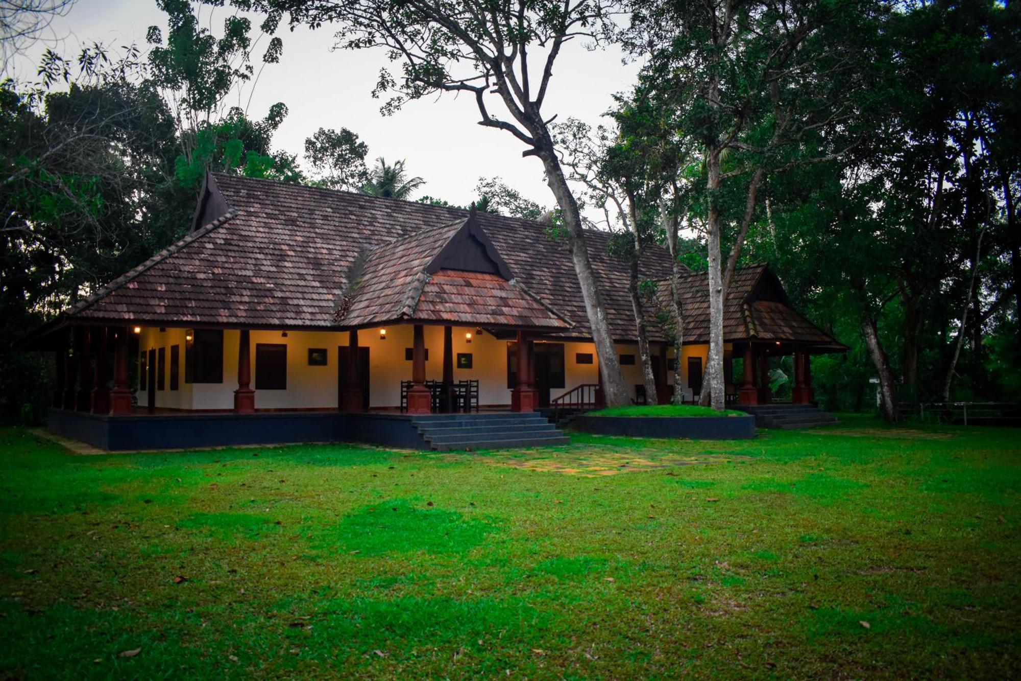 Marari Beach Palace Mararikulam Exterior photo