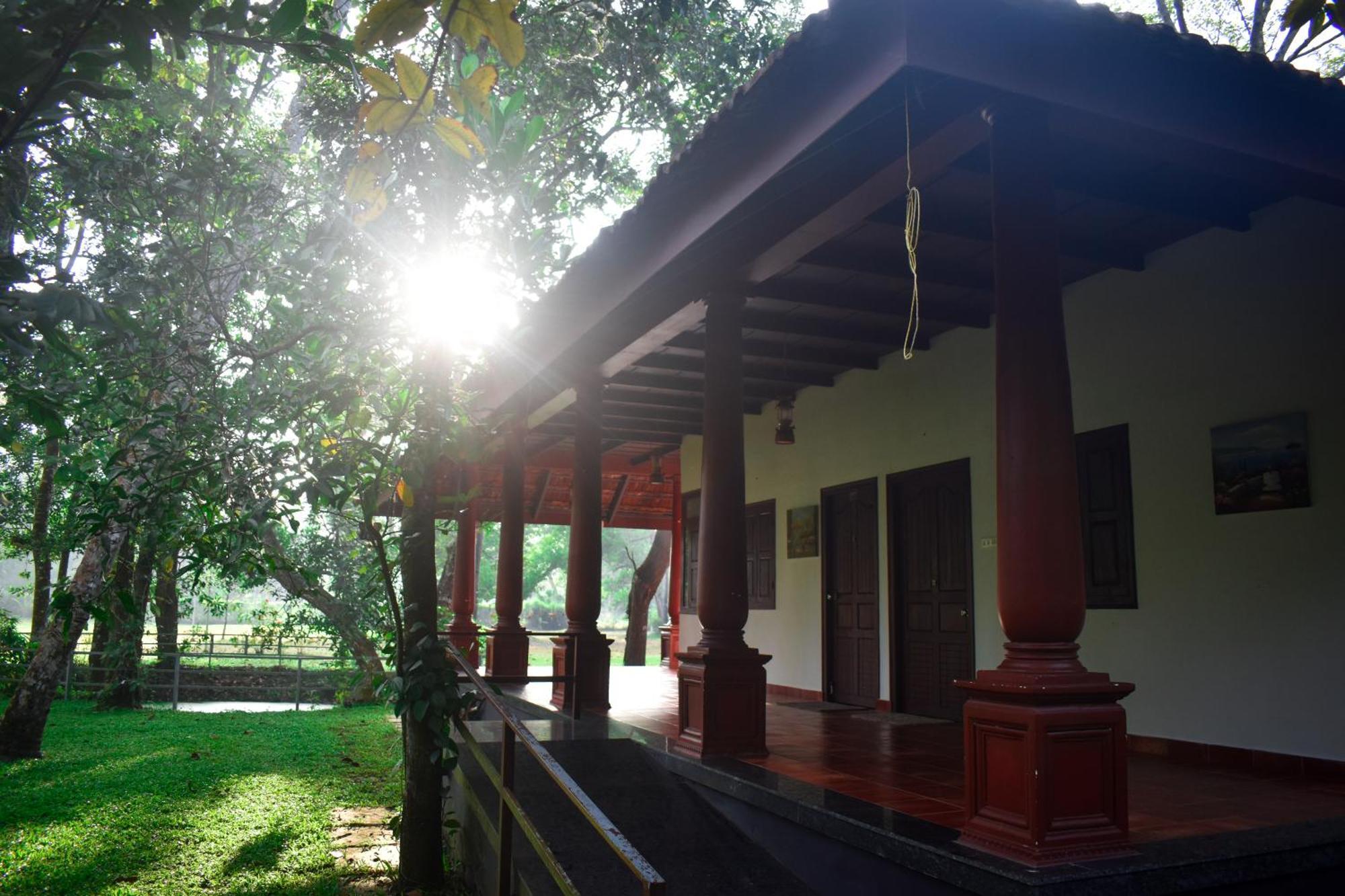 Marari Beach Palace Mararikulam Exterior photo