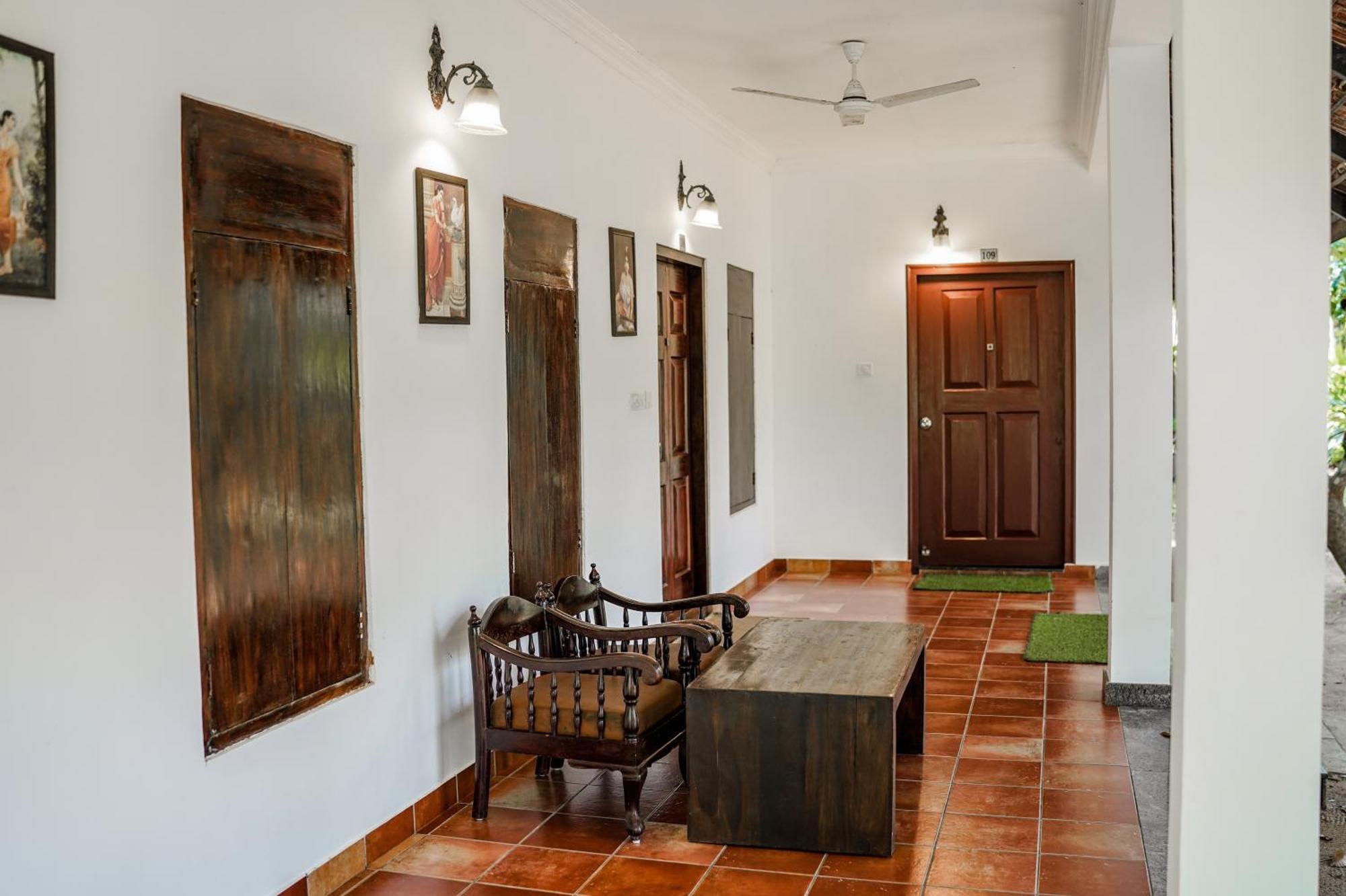 Marari Beach Palace Mararikulam Exterior photo